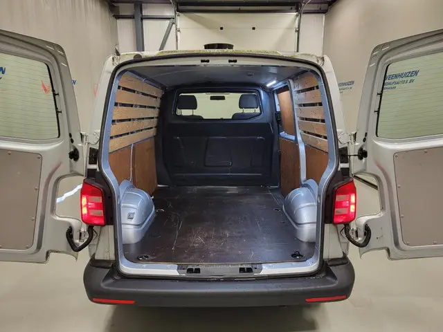 Volkswagen Transporter 2.0TDI Euro 6! 2017 Diesel 5