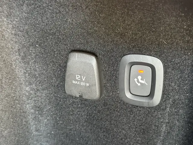 Volvo V60 2.0 T4 R-Design 2019 Benzine 14