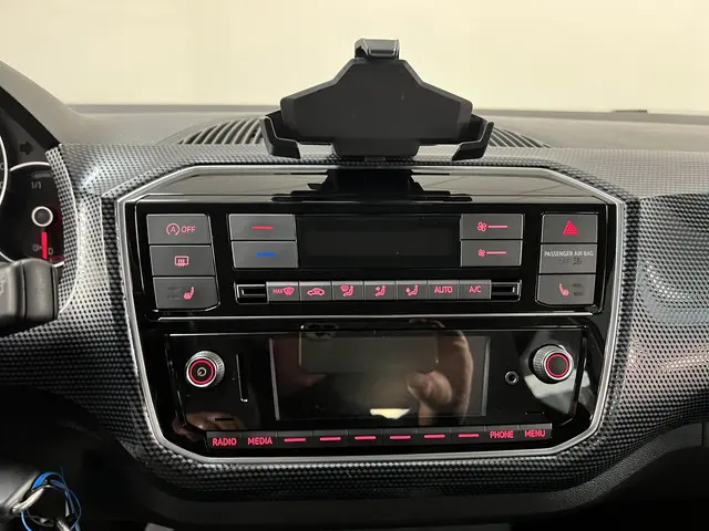 Volkswagen up! 1.0 BMT move up! 2019 Benzine 21
