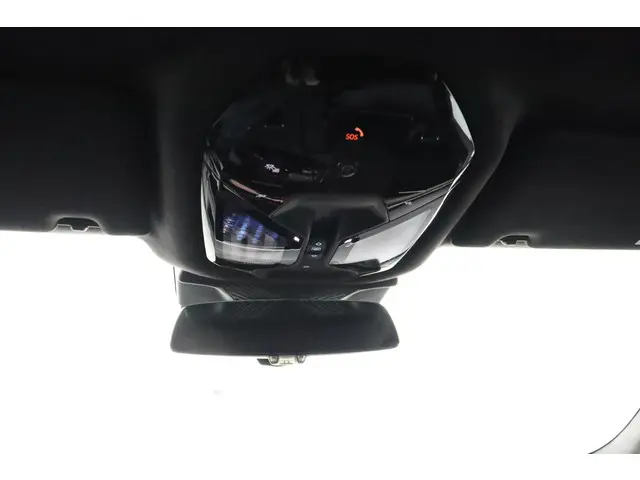 BMW 5 Serie Touring 550e xDrive 2025 Hybride Benzine 24