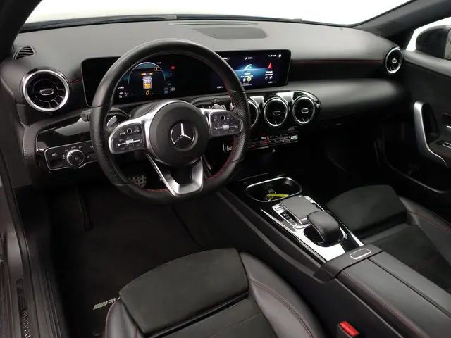 Mercedes-Benz A-Klasse 200 AMG Prestige Aut- 2019 Benzine 2