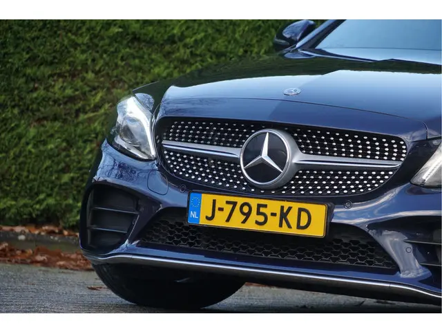 Mercedes-Benz C-Klasse C 180 AMG line 2020 Benzine 34