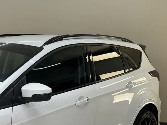 Ford Kuga 1.6 Titanium Plus 4WD, 183Pk, 2015, 2015 Benzine 21