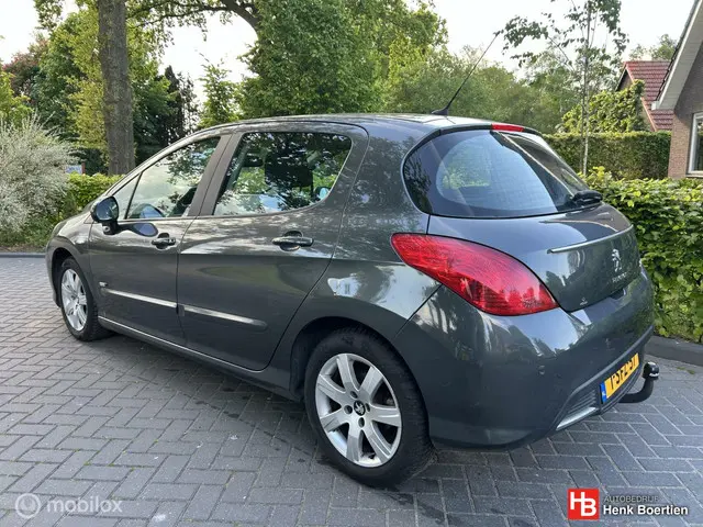 Peugeot 308 2
