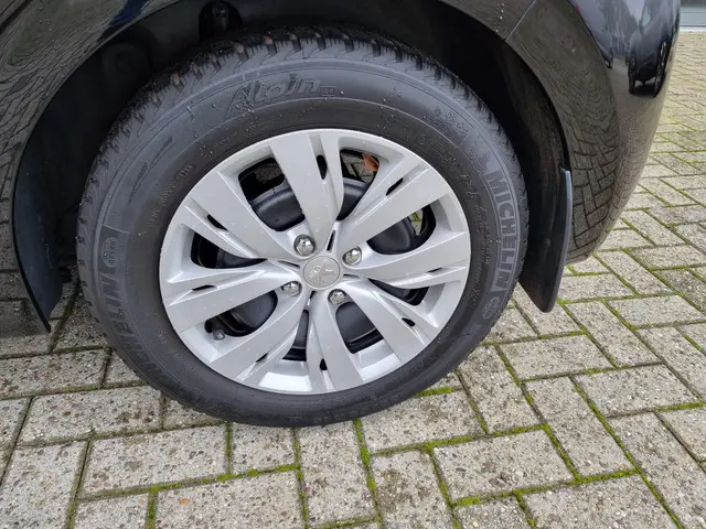 Peugeot 208 1.2 PureTech Tech Edition 2018 Benzine 7