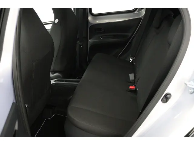 Toyota Aygo X Hybrid 115 pulse 2026 Hybride Benzine 18