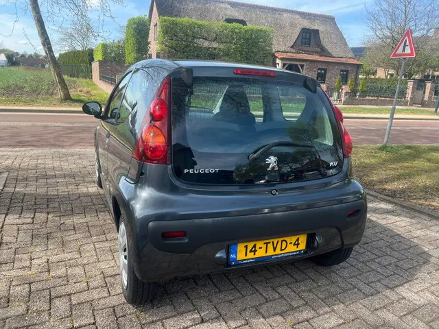 Peugeot 107 1.0 Access Accent 2012 Benzine 5