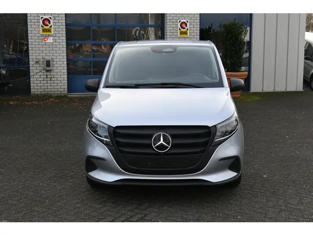 Mercedes-Benz Vito 2