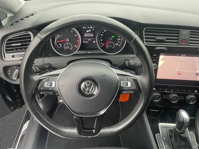 Volkswagen Golf 1.5 TSI Highline Business R 2018 Benzine 4