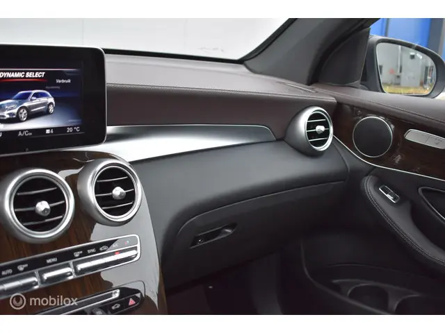 Mercedes-Benz GLC 250 4MATIC Prestige 2015 Benzine 24