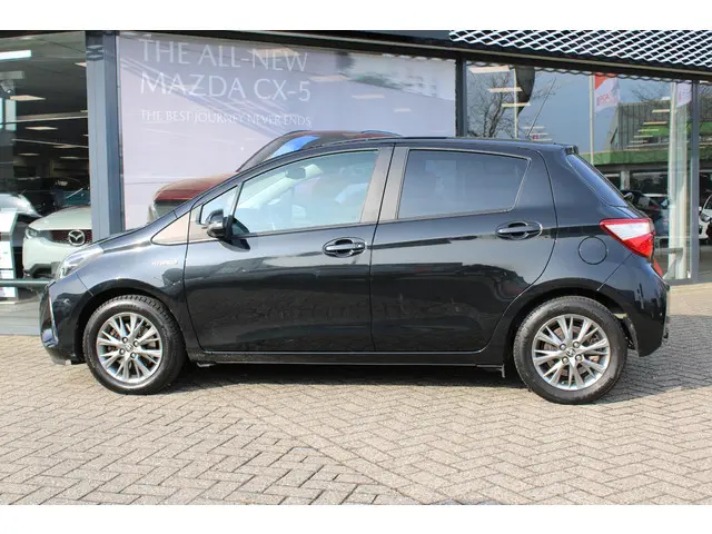 Toyota Yaris 1.5 Hybrid Dynamic 2019 Hybride Benzine 9