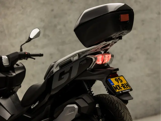 BMW C 400 GT Triple Black 2025 Benzine 10