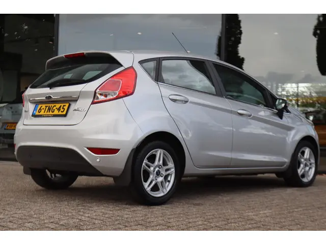 Ford Fiesta 1.0 ECOBOOST TITANIUM AUT. 2014 Benzine 2