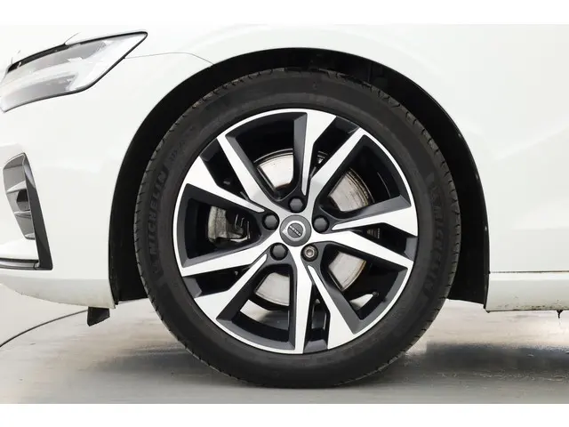 Volvo V60 2.0 B4 R-Design 2020 Hybride Benzine 27