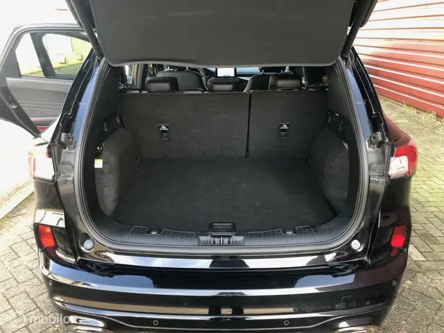 Ford Kuga 2.5 PHEV ST-Line 2023 Hybride Benzine 23