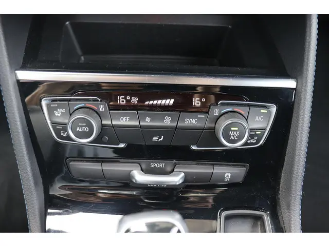 BMW 2 Serie Active Tourer 218i Executive 2019 Benzine 25