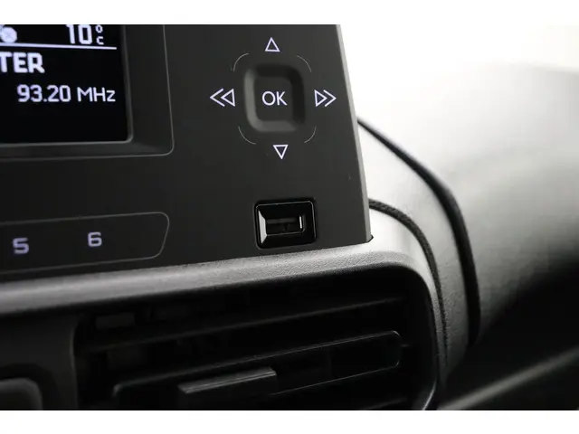 Opel Combo 1.5 100PK L1H1 Edition 2022 Diesel 21