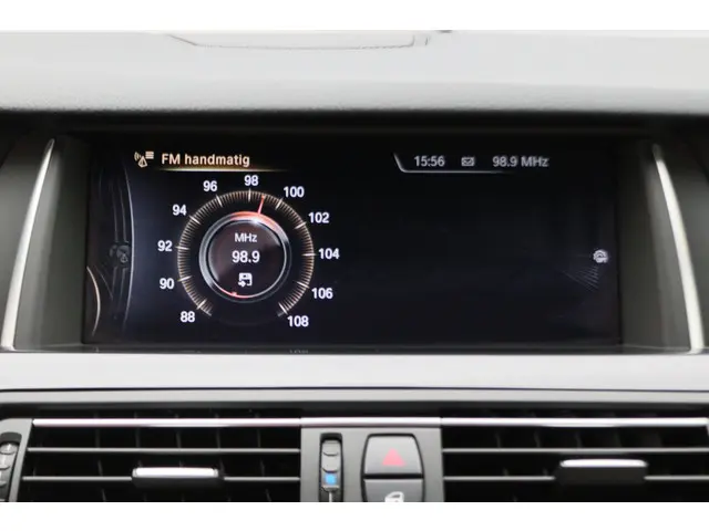 BMW 5 Serie Touring 535i Luxury Edition 2016 Benzine 47