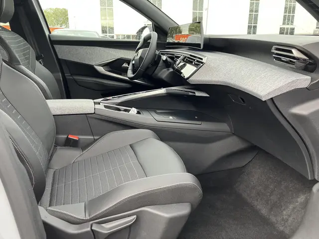 Peugeot 3008 HYBRID 145 ALLURE 2024 Hybride Benzine 12
