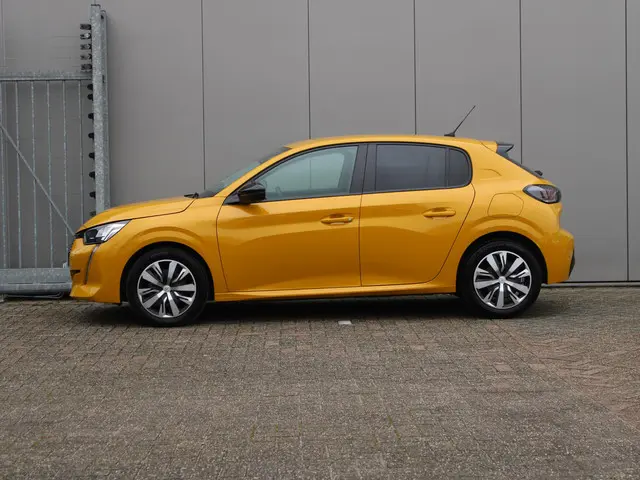 Peugeot 208 1.2 PureTech Active Pack 2023 Benzine 11