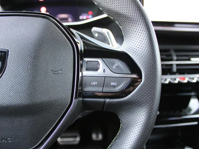 Peugeot 2008 1.2 PureTech 130 GT 2024 Benzine 18