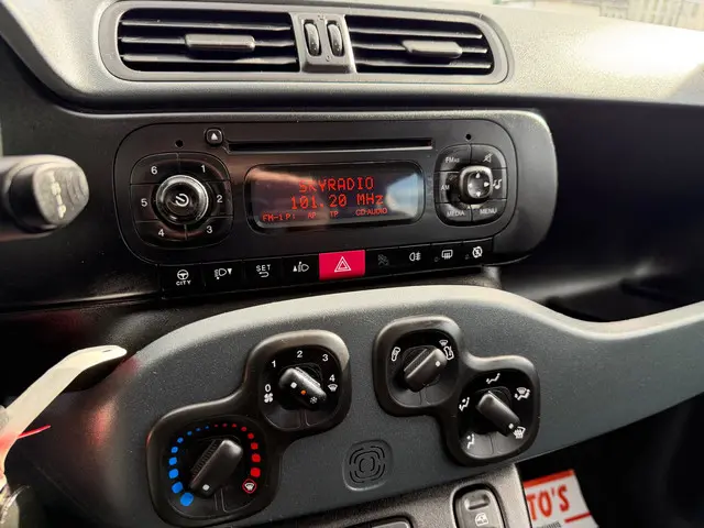 Fiat Panda 0.9 TwinAir Popstar AIRCO* N.A.P. 2017 Benzine 17