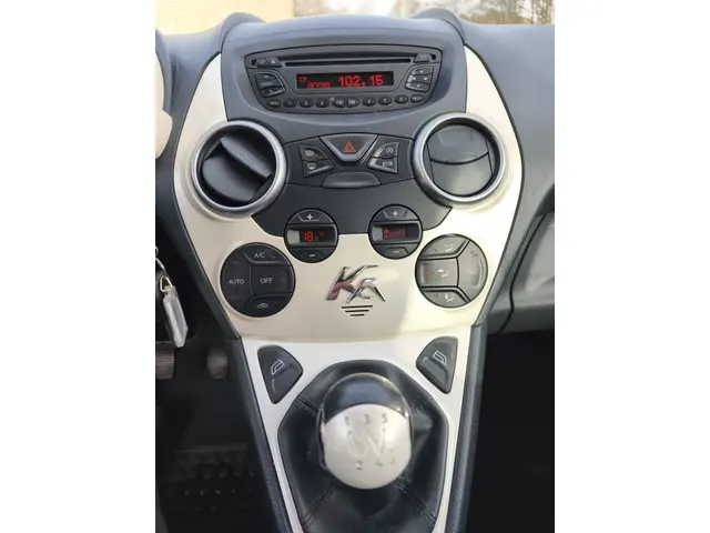 Ford Ka 1.2 Titanium X 2014 Benzine 15