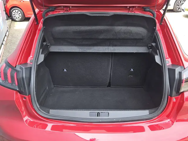 Peugeot 208 1.2 PureTech Allure Pack 2023 Benzine 7