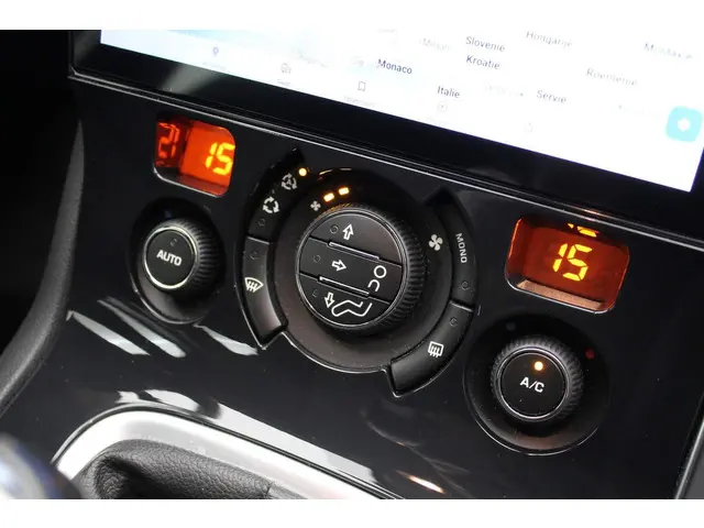 Peugeot 3008 1.2 PureTech Style 2016 Benzine 22