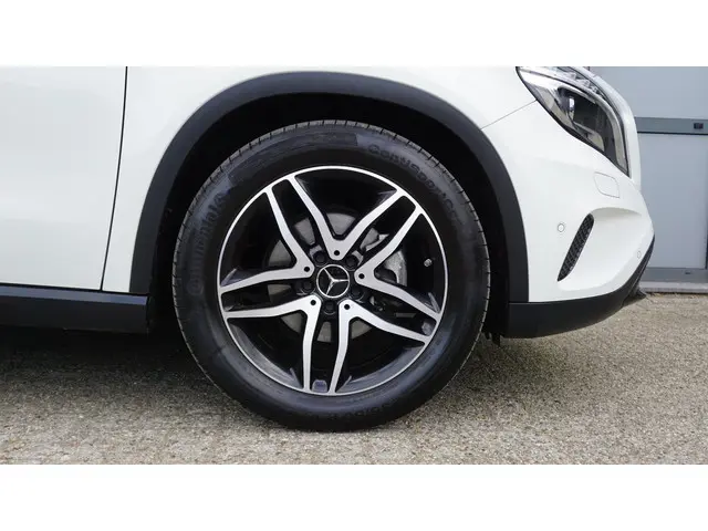 Mercedes-Benz GLA 200 157pk Ambition 2014 Benzine 44