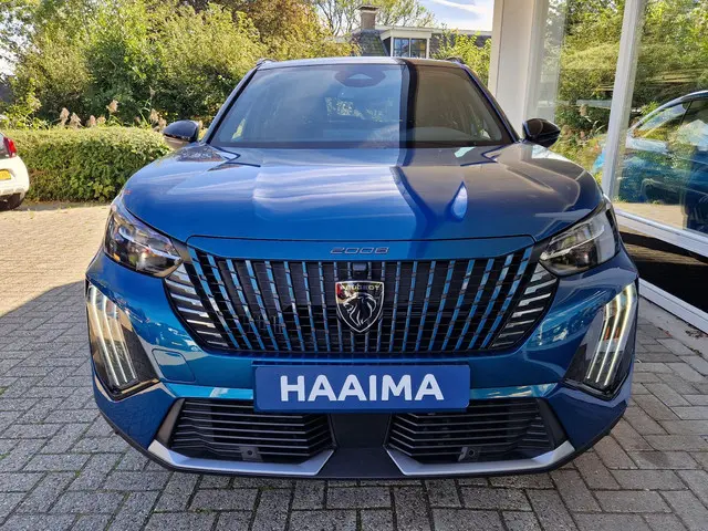 Peugeot 2008 1.2 Hybrid 145 GT 2025 Hybride Benzine 7