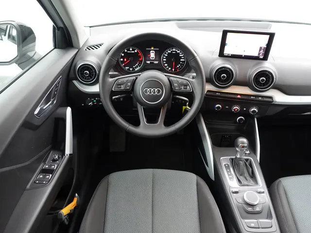 Audi Q2 1.0 TFSI S-line Aut- 2018 Benzine 6