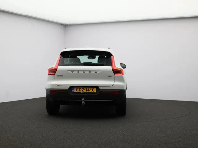 Volvo XC40 2.0 B4 Plus Dark 2024 Benzine 30