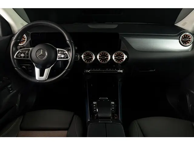 Mercedes-Benz EQA 250 67 kWh 2023 Elektrisch 10