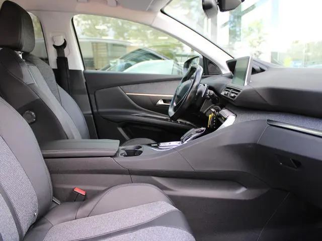Peugeot 3008 1.2 PureTech Allure 2018 Benzine 8