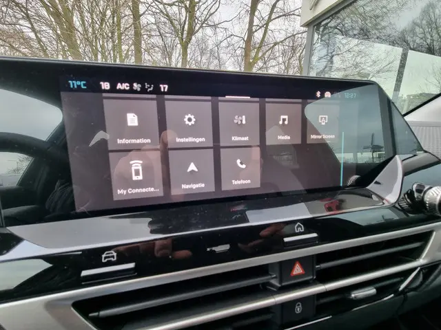 Citroën C4 1.2 Hybrid 145pk Max 2025 Hybride Benzine 19