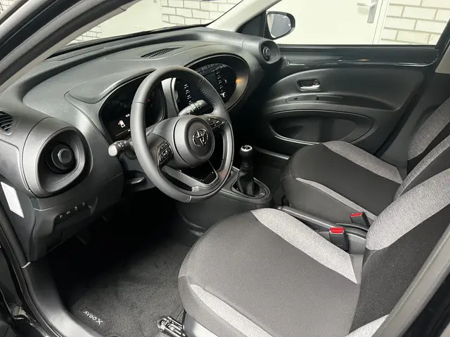 Toyota Aygo X 1.0 VVT-i MT first 2023 Benzine 10