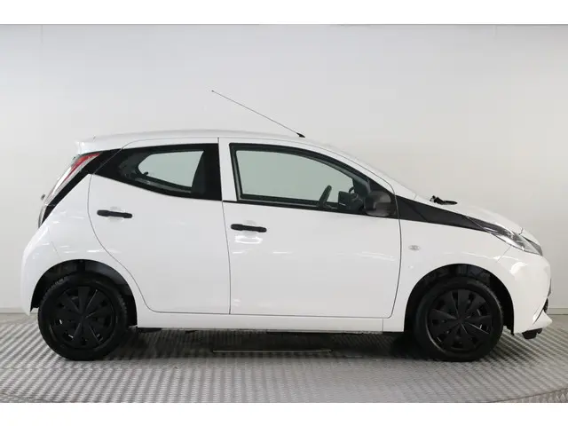 Toyota Aygo 1.0 VVT-i x-fun 2017 Benzine 7