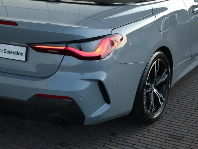 BMW 4 Serie Cabrio 420i High Executive 2024 Benzine 16