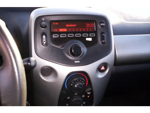 Toyota Aygo 1.0 VVT-i x-play 2014 Benzine 14