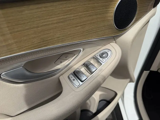 Mercedes-Benz GLC 250 4MATIC 2016 Benzine 20