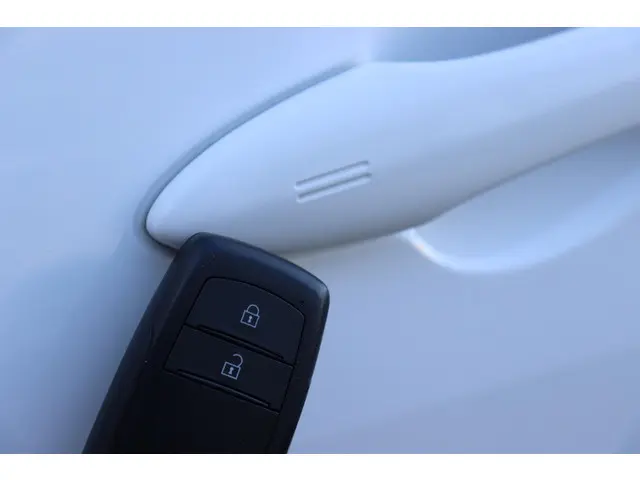 Toyota Yaris 1.5 Hybrid Executive 2020 Hybride Benzine 12