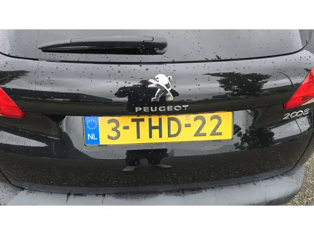 Peugeot 2008 1.2 VTi Allure Pack Premium Plus 2014 Benzine 14