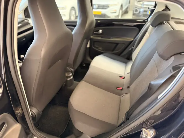 Volkswagen up! 1.0 move up! BlueMotion 2014 Benzine 8