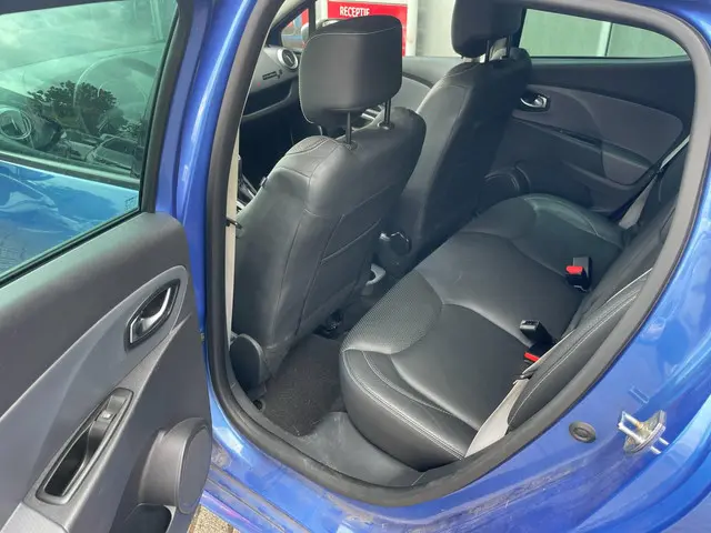 Renault Clio 1.2 GT by Renault Sport 2016 Benzine 17