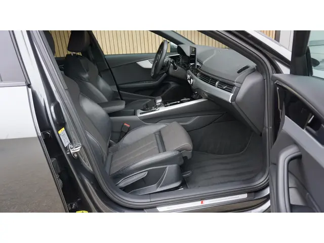 Audi A4 Avant 35 TFSI 150pk 2x S-Line 2022 Benzine 10