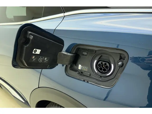 Peugeot 3008 1.6 HYbrid 225 GT 2021 Hybride Benzine 16