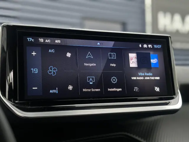 Peugeot 2008 1.2 PureTech 100 Allure 2024 Benzine 13