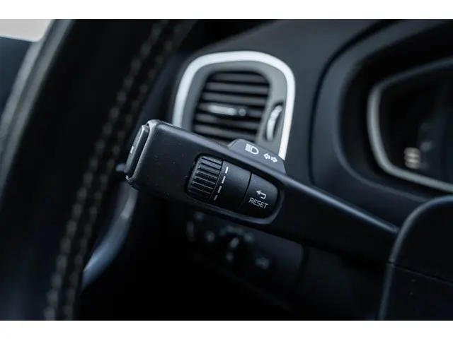 Volvo V40 1.5 T3 Polar+ Sport 2020 Benzine 29