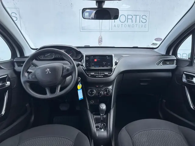 Peugeot 208 1.2 PureTech Signature 2019 Benzine 4